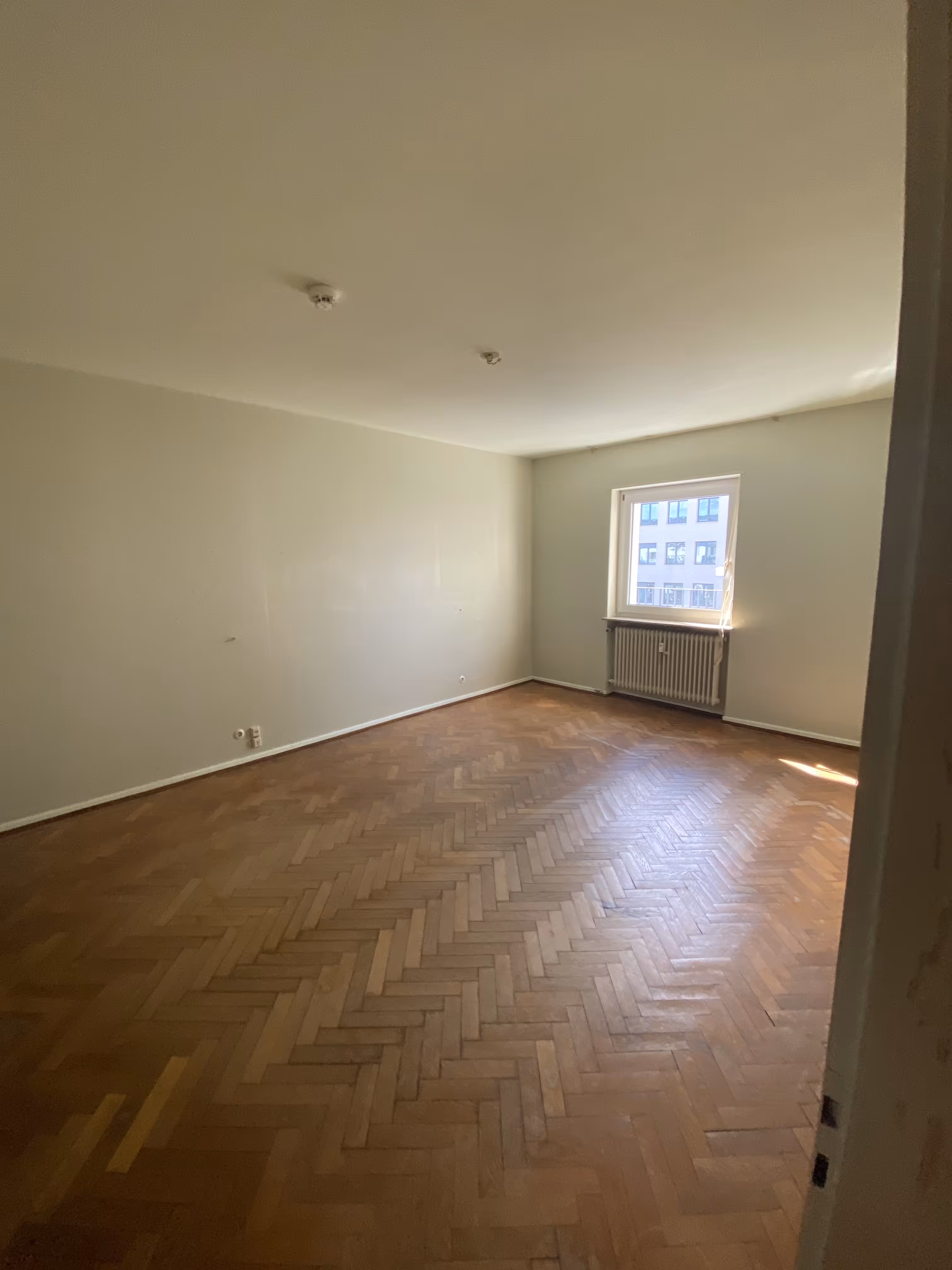 Kinderzimmer vor der Renovierung